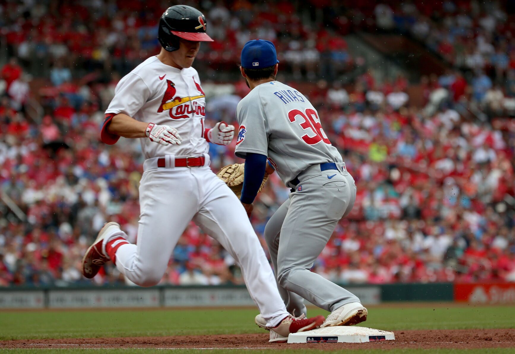 St. Louis Cardinals beat Chicago Cubs 2-0 Sunday